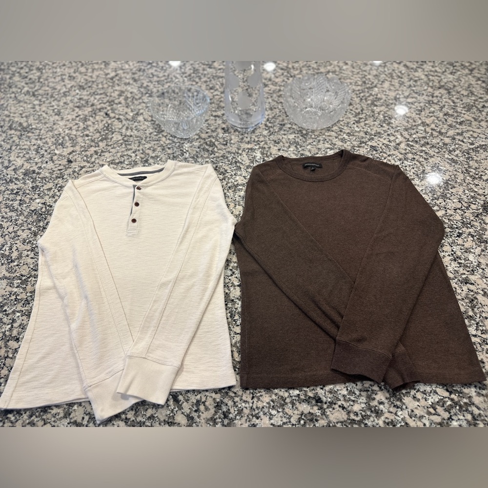 (2) BANANA REPUBLIC Men’s Long Sleeve Shirts - Size Small - Good Condition